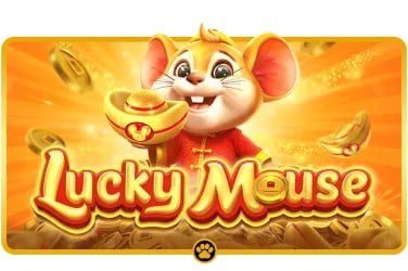 Pengguna membaca ketentuan promo di ponsel